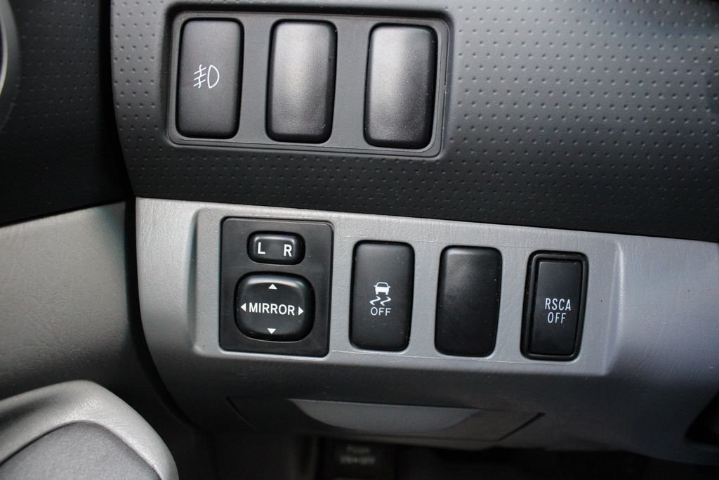 Used 2015 Pyrite Mica Toyota Base image 8