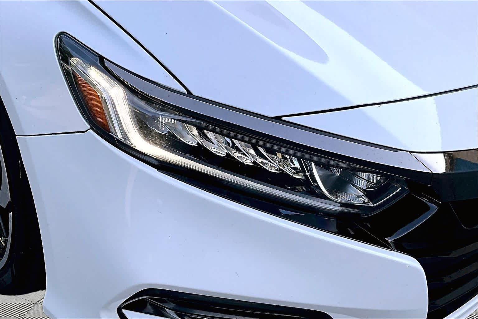 Used 2019 Platinum White Pearl Honda Sport 1.5T image 28