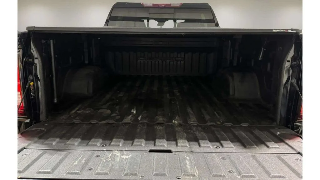 Used 2023 Onyx Black GMC Denali image 33