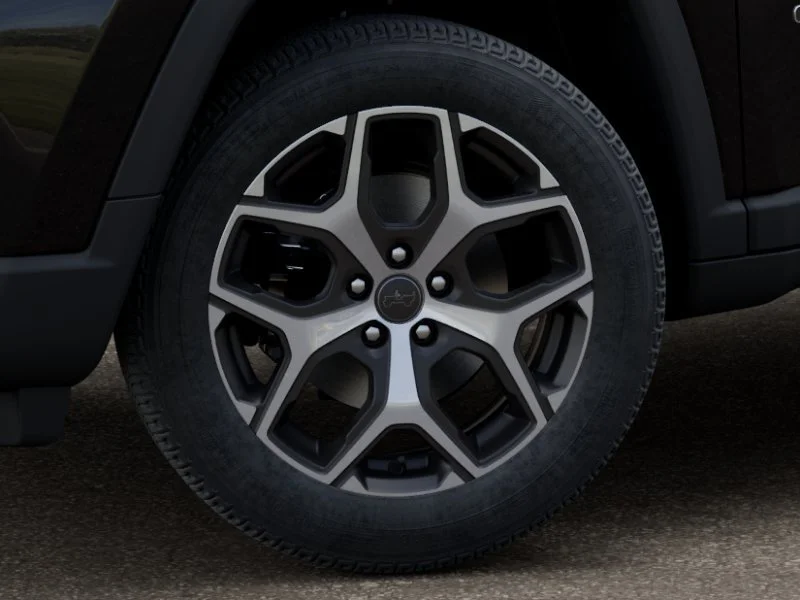 New 2026 Diamond Black Crystal Pearl-Coat Exterior Paint Jeep Limited image 8
