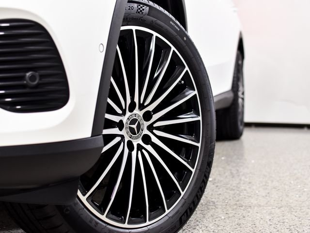 New 2027 Polar White Mercedes-Benz GLC 300 image 9