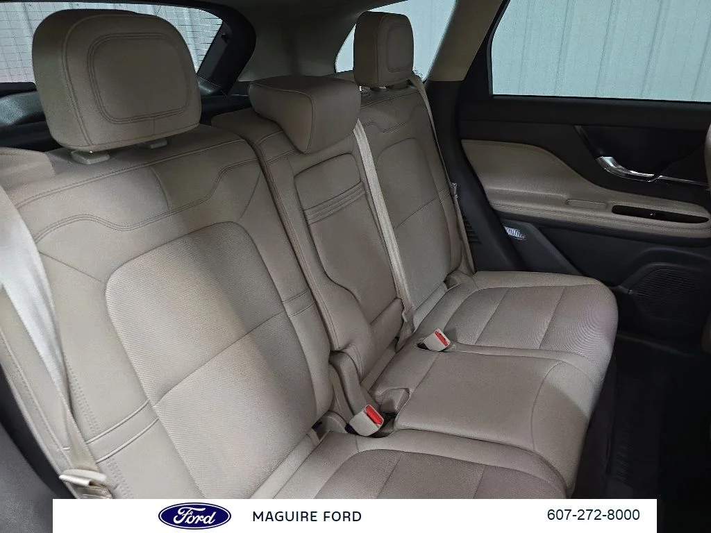 Used 2022 Red Lincoln Standard image 19