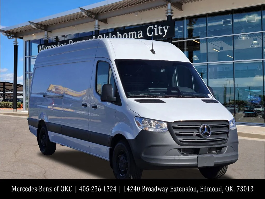 Used 2025 White Mercedes-Benz Cargo 170 WB image 2