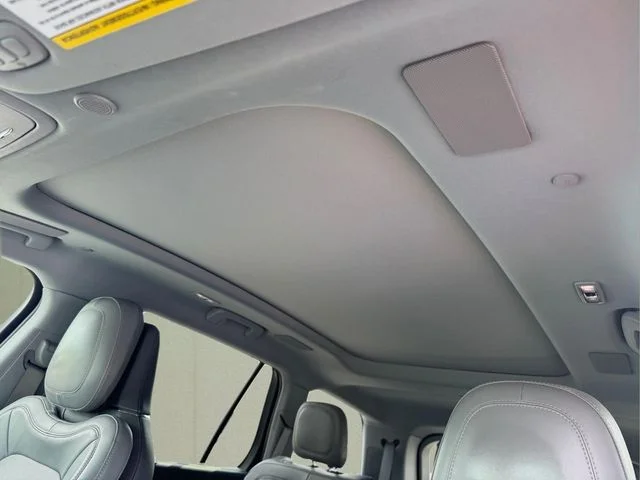 Used 2020 Blue Lincoln Reserve image 18