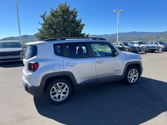 Used 2017 Glacier Metallic Jeep Latitude image 7