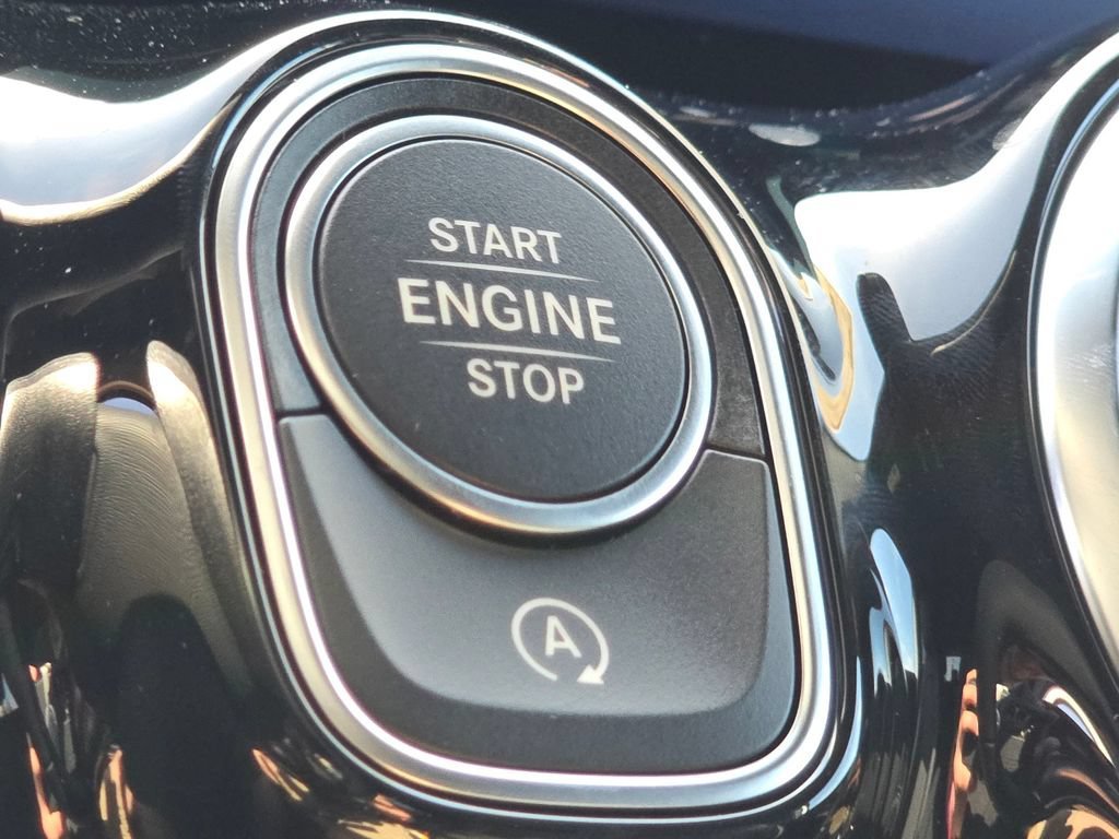 New 2026 Polar White Mercedes-Benz GLA 250 image 71