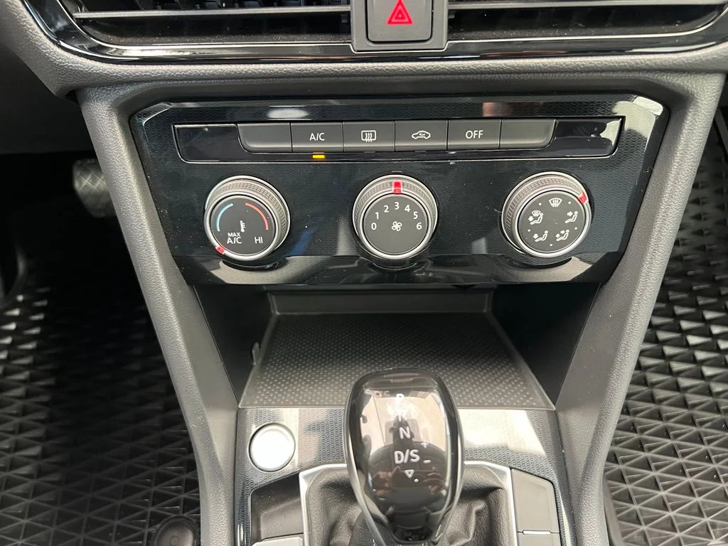 New 2025 Black Volkswagen 1.5T S image 34