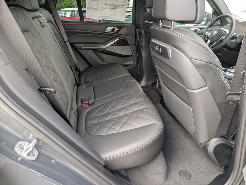 New 2026 Dravit Grey Metallic BMW xDrive40i image 24