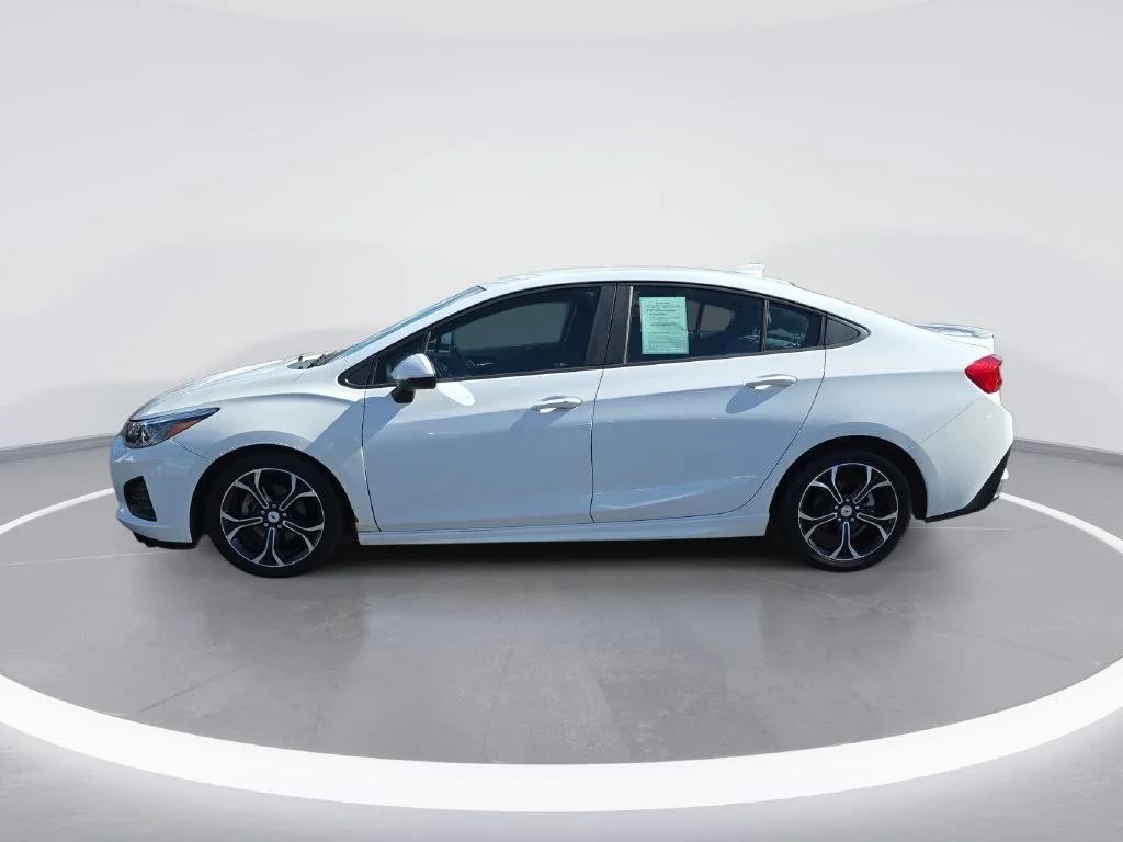 Used 2019 SUMMIT WHITE Chevrolet LT image 7