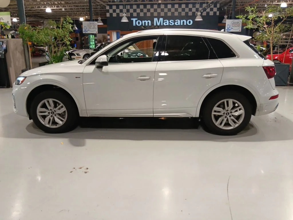 Used 2022 Glacier White Metallic Audi 45 S line Premium image 9