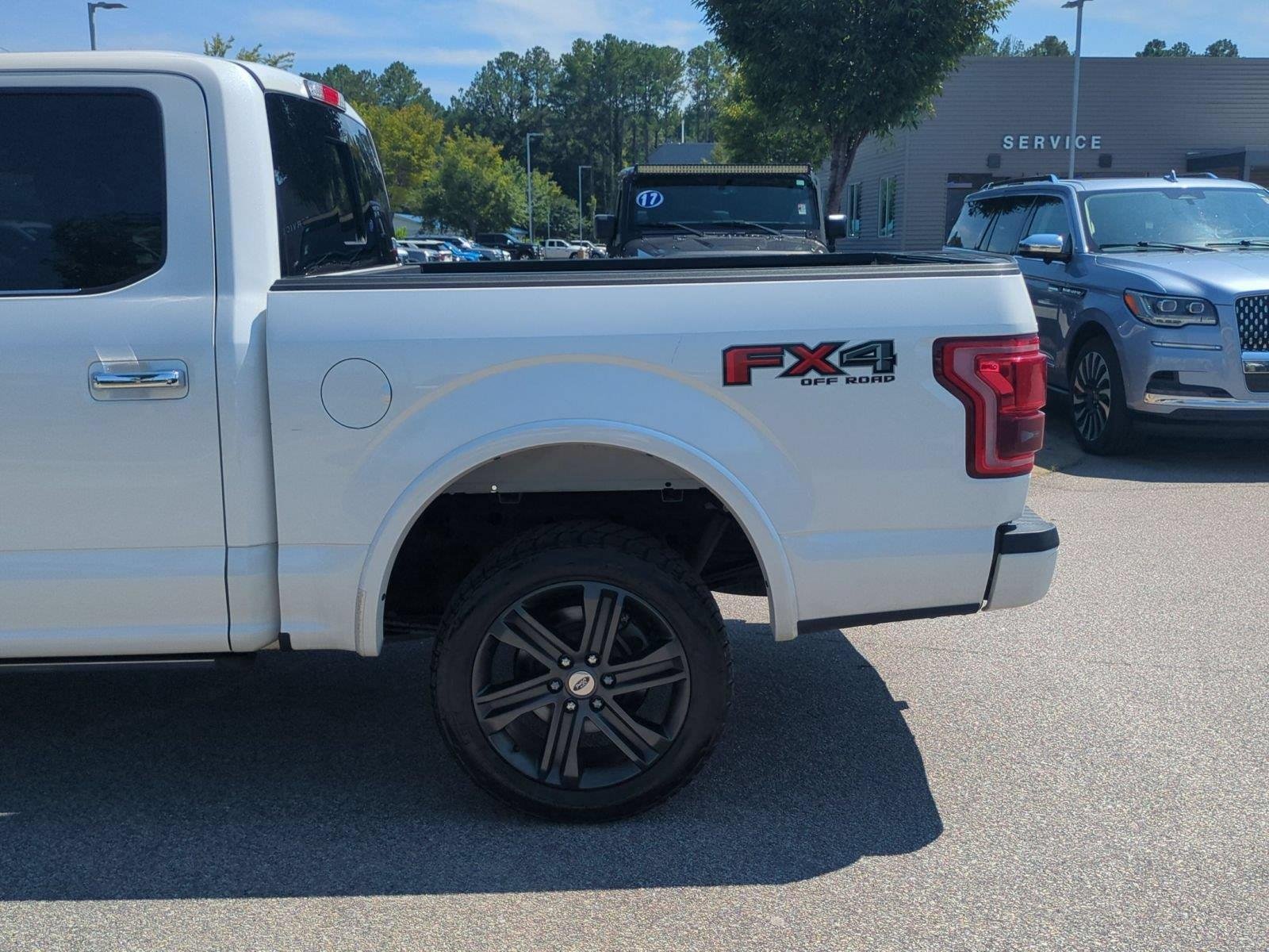 Used 2016 White Platinum Metallic Tri-Coat Ford Platinum image 11