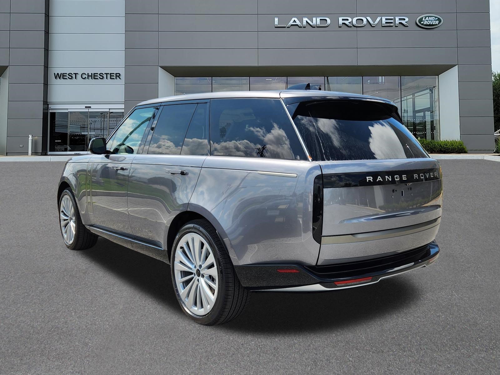 New 2026 Eiger Grey LAND ROVER SE image 3