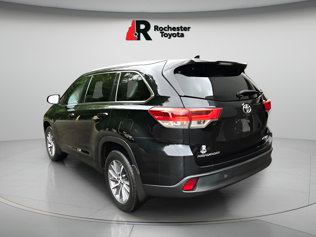 Used 2018 Black Toyota XLE image 5