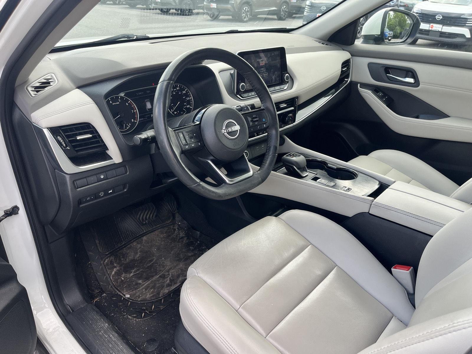 Used 2023 Pearl White Tricoat Nissan SL image 11