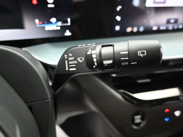 Used 2025 Blue Nissan Platinum image 20