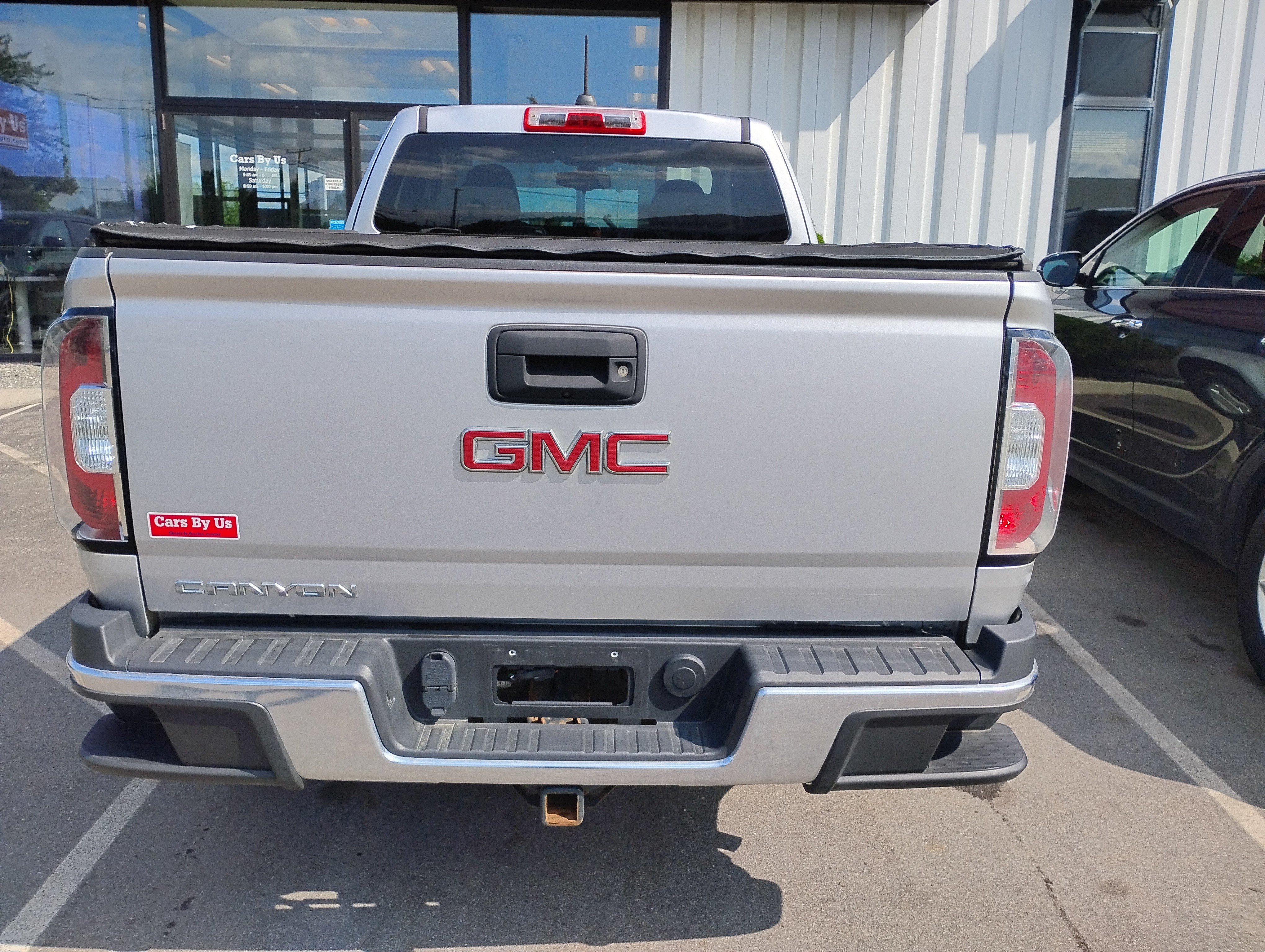 Used 2015 Quicksilver Metallic GMC 2WD image 3