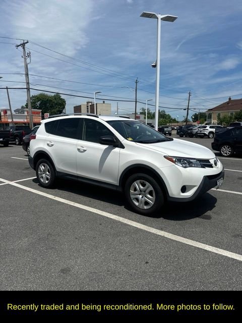 Used 2015 White Toyota LE image 3