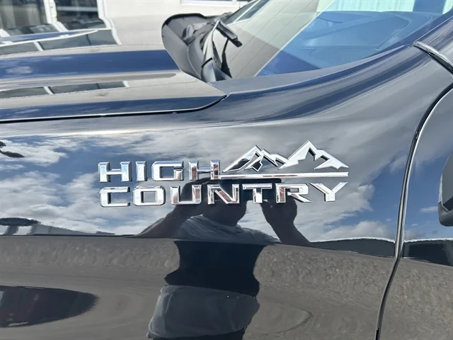 Used 2024 BLACK CHEVROLET High Country image 14