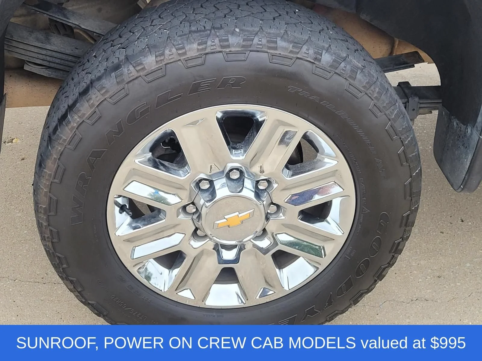 Used 2022 Silver Ice Metallic Chevrolet High Country image 7