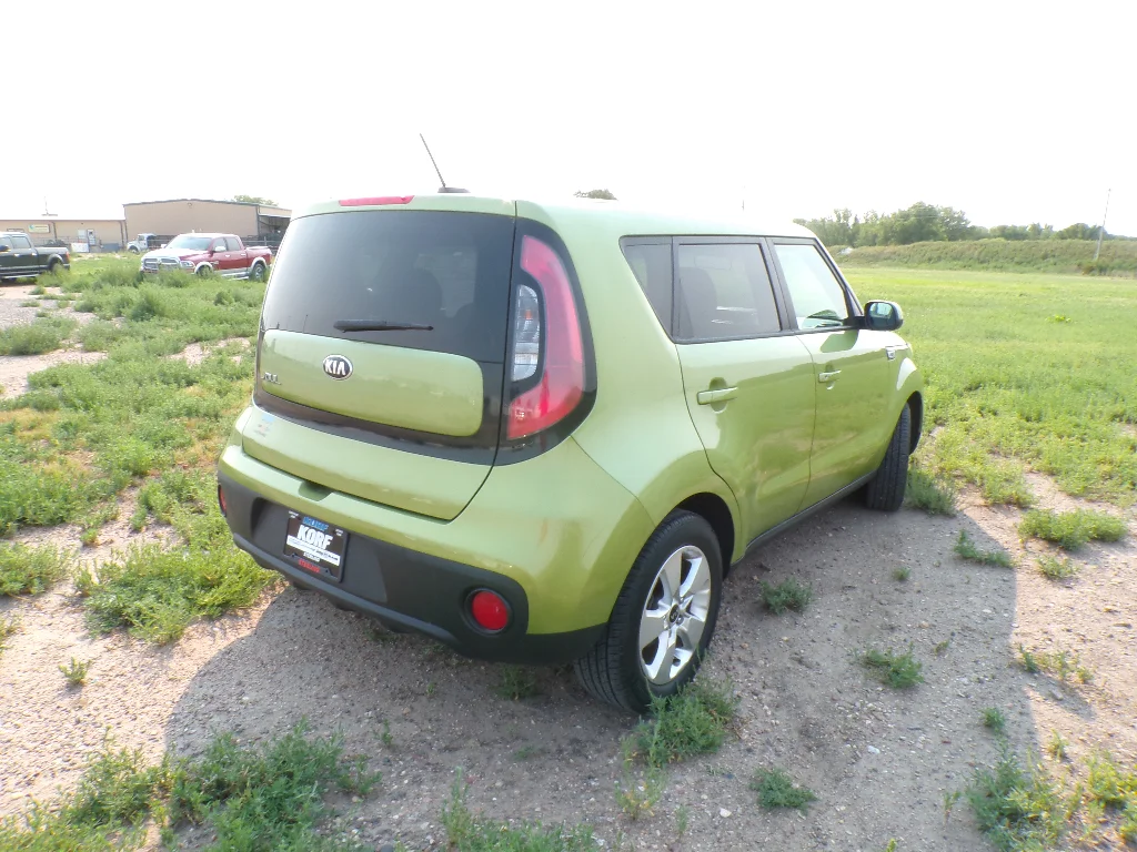Used 2017 Alien II Kia Base image 4