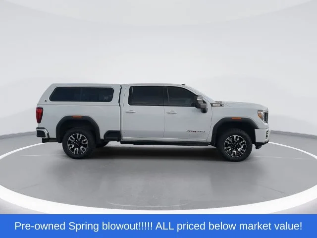 Used 2022 White GMC AT4 image 9