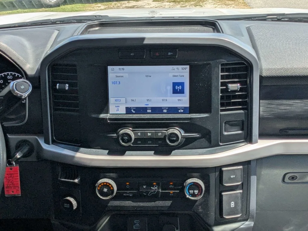 Used 2023 Oxford White Ford XLT image 17
