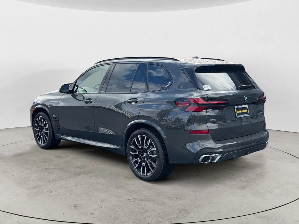 2026 BMW X5 M60i - Photo 5