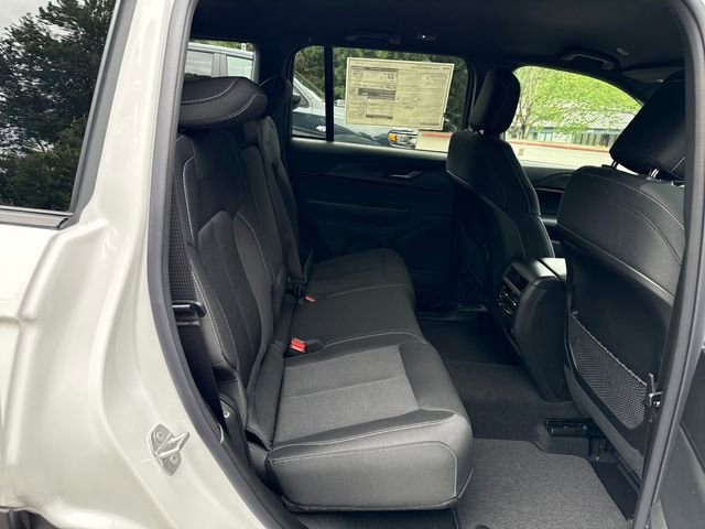 New 2026 Bright White Clear-Coat Exterior Paint Jeep Laredo image 10