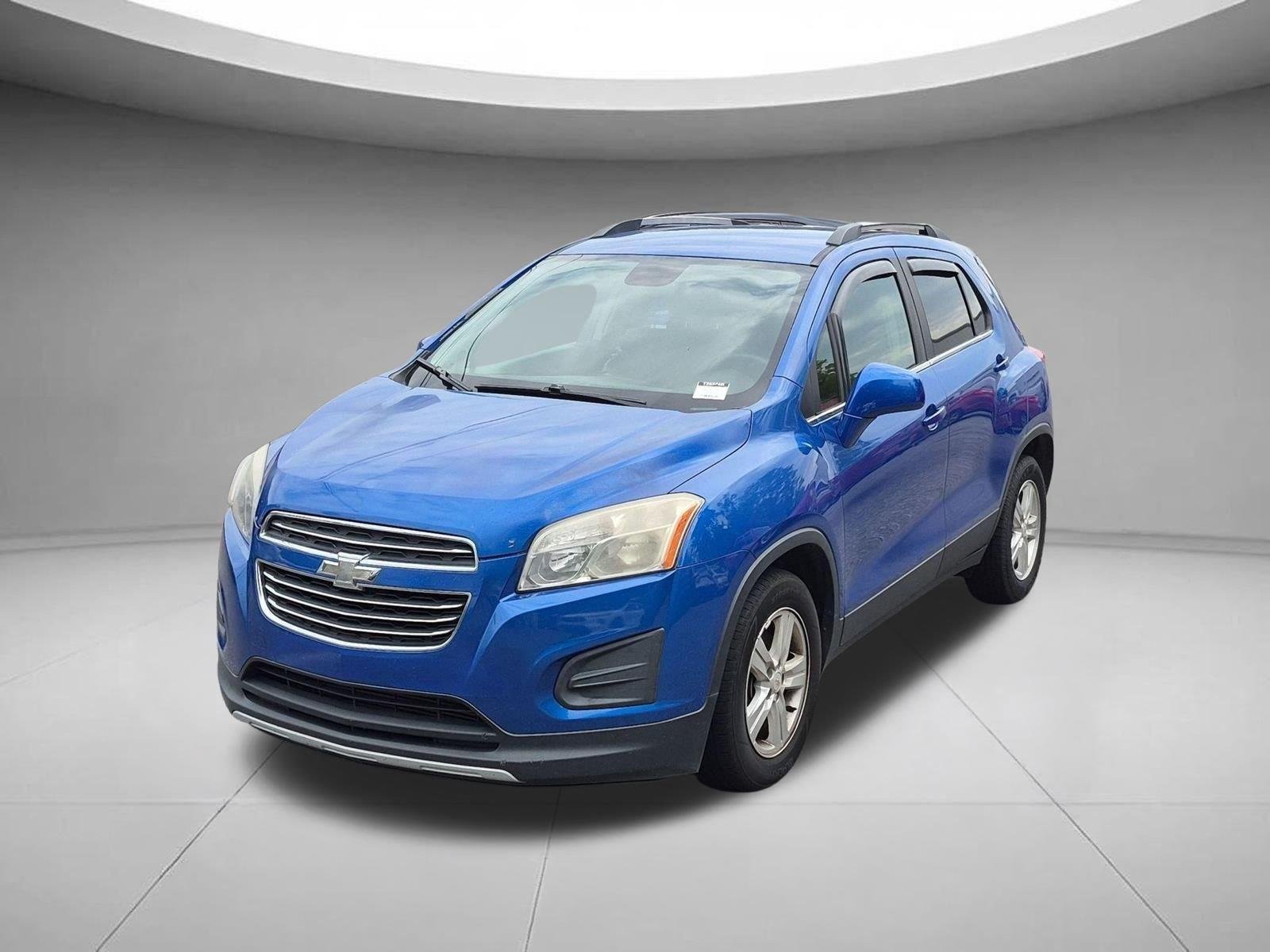 Used 2015 Brilliant Blue Metallic Chevrolet LT image 1