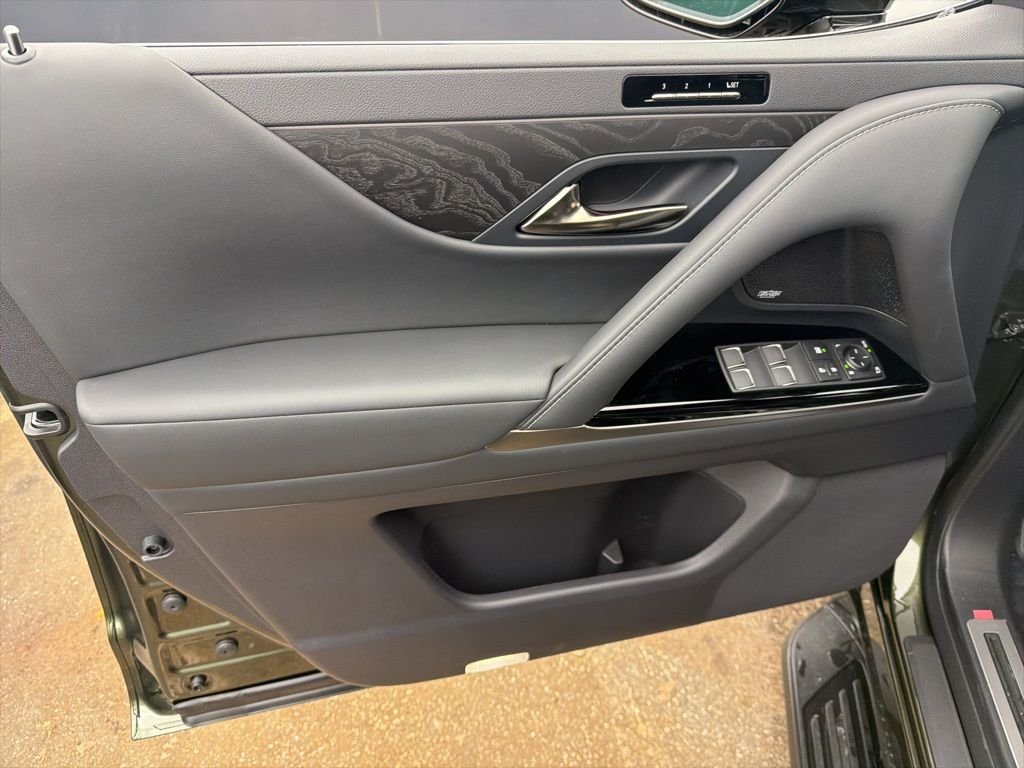 2026 Lexus LX 700h Luxury - Photo 10