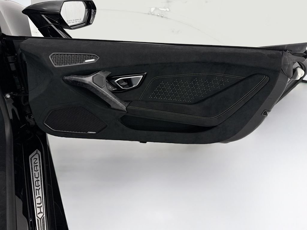 Used 2018 Nero Noctis Lamborghini Performante image 30