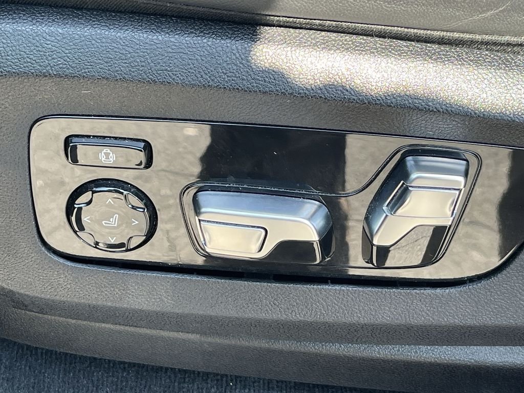 Certified Used 2025 Black BMW xDrive40i image 12