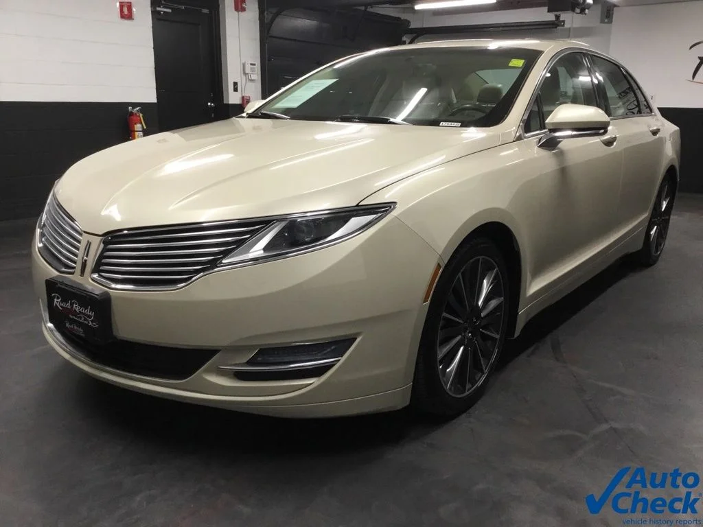Used 2015 Silver Lincoln Base image 5