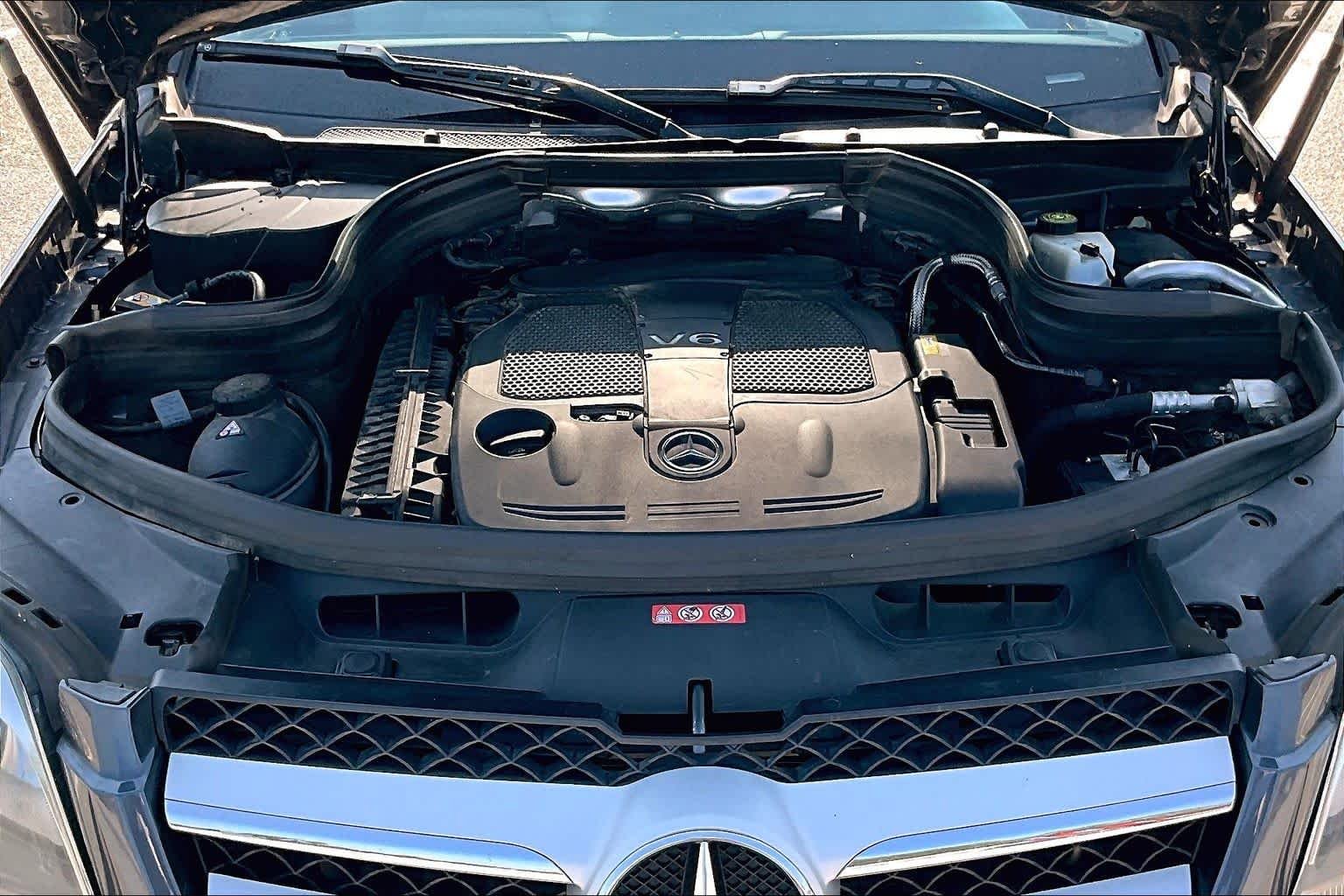 Used 2015 Steel Gray Metallic Mercedes-Benz GLK 350 image 32