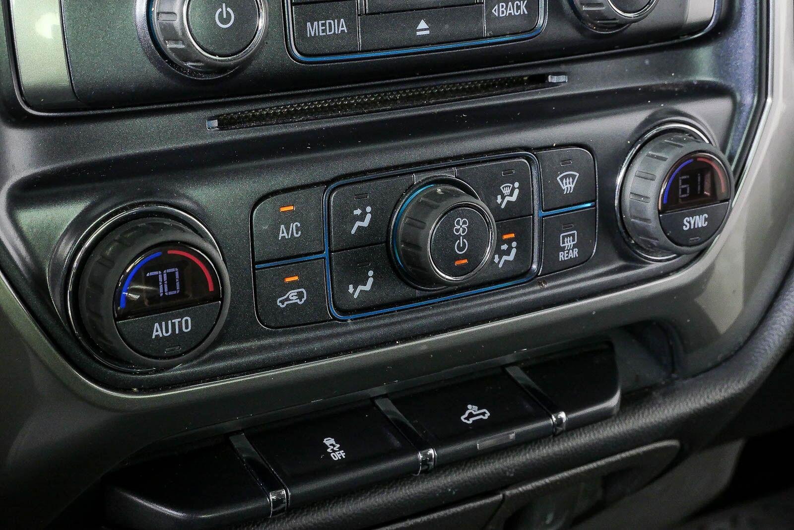 Used 2017 GRAPHITE METALLIC Chevrolet LT image 15