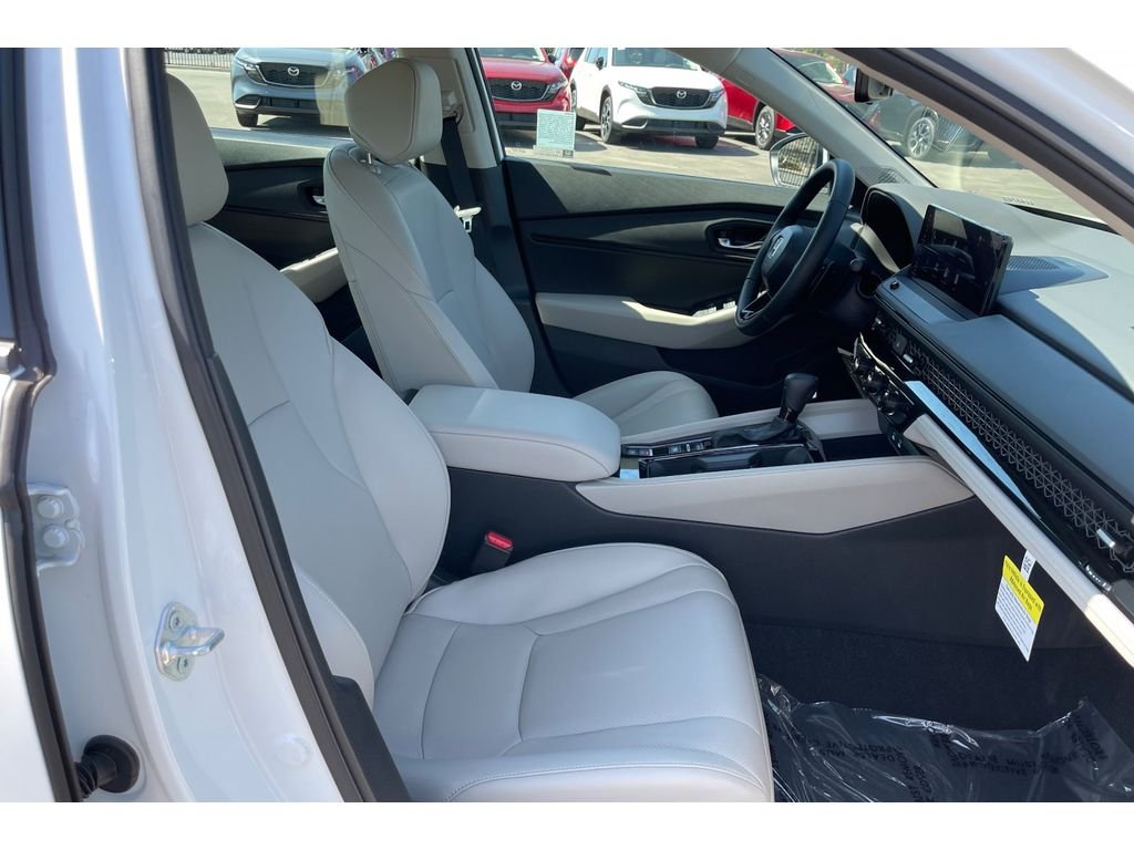 Used 2026 Platinum White Pearl Honda EX-L image 18