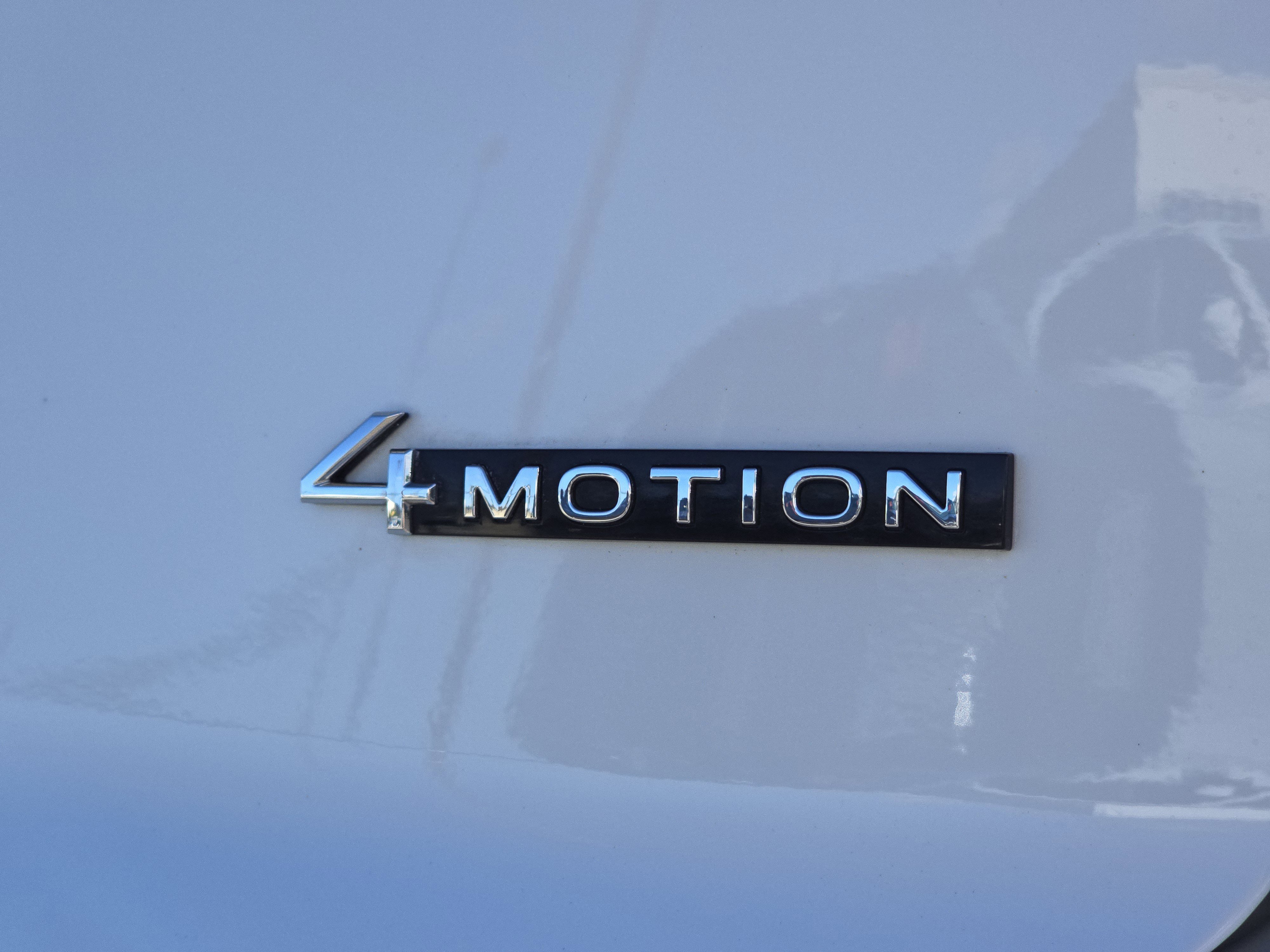 Certified Used 2024 Pure White Volkswagen 2.0T SE image 13