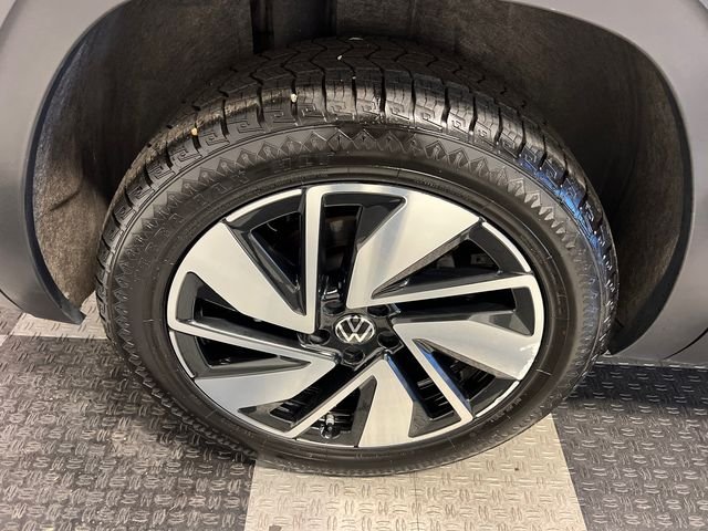 Certified Used 2024 White Volkswagen 2.0T SE w/Technology image 15