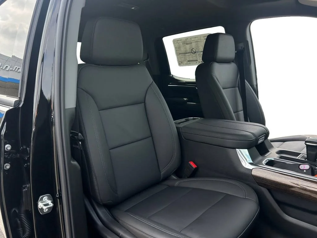 New 2026 Onyx Black GMC Elevation image 25