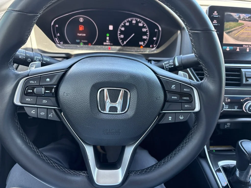 Used 2018 White Honda Touring image 9