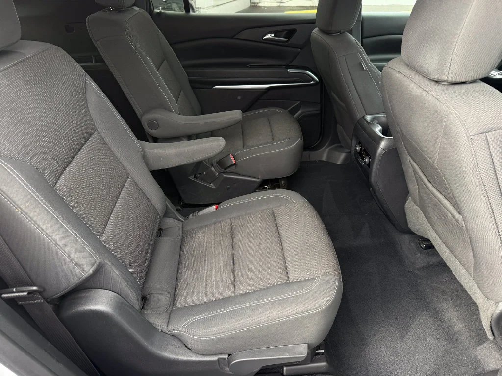 Used 2024 Summit White Chevrolet LT image 18