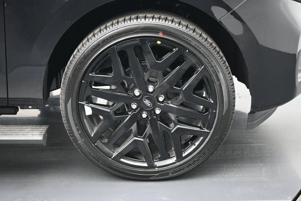New 2027 Black Ford Platinum image 25