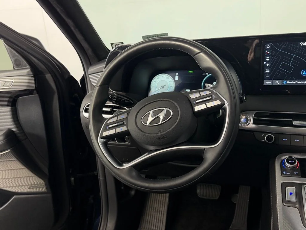 Used 2024 White Hyundai Calligraphy image 15
