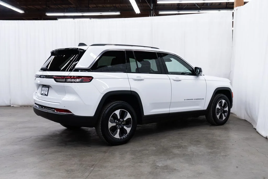 Used 2023 White Jeep 4xe image 6