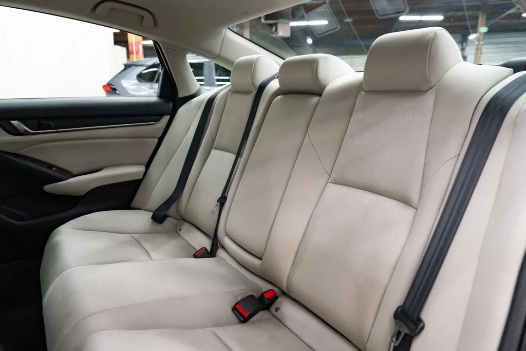 Used 2018  Honda LX image 25