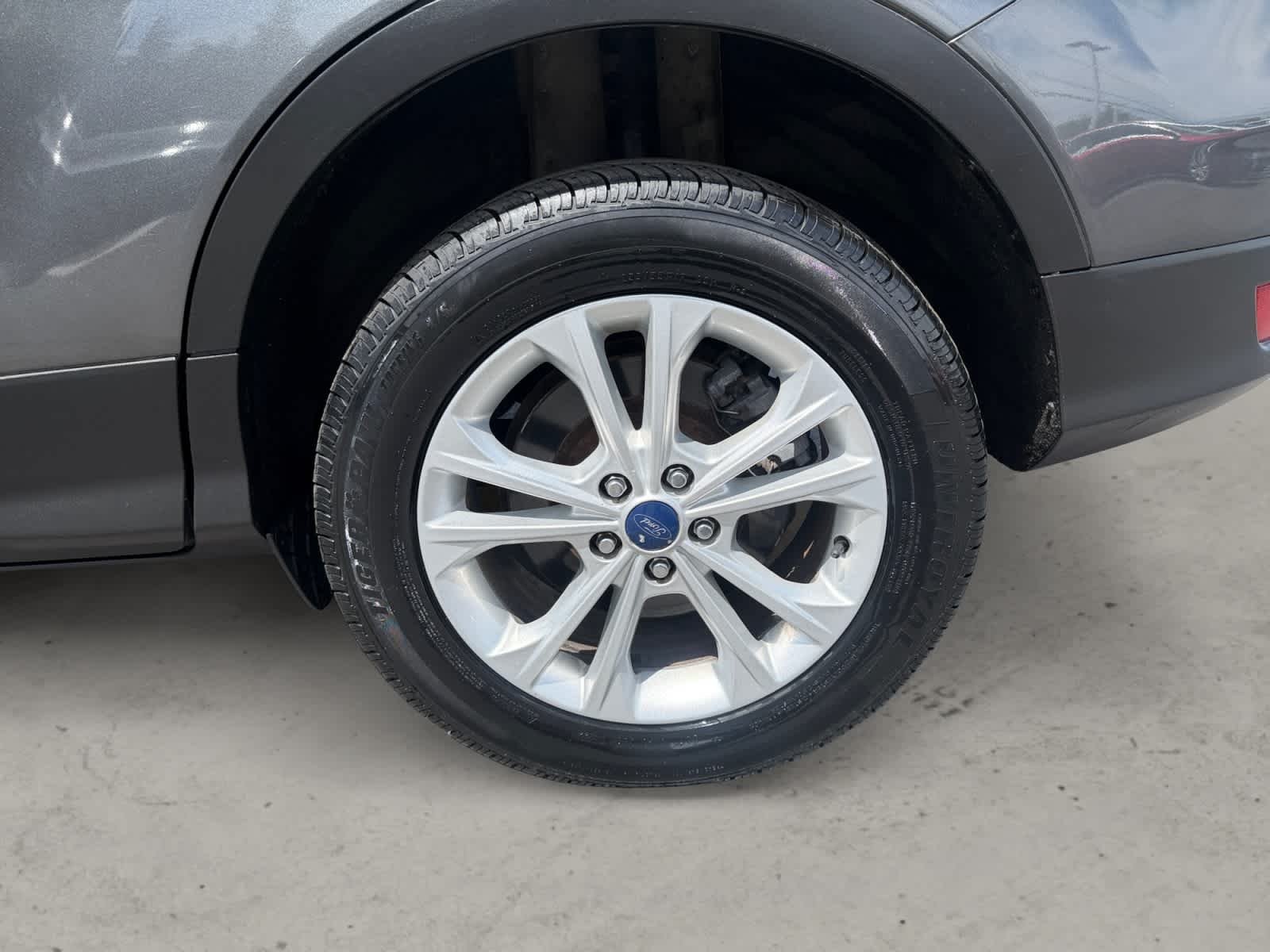Used 2017 Magnetic Ford SE image 11