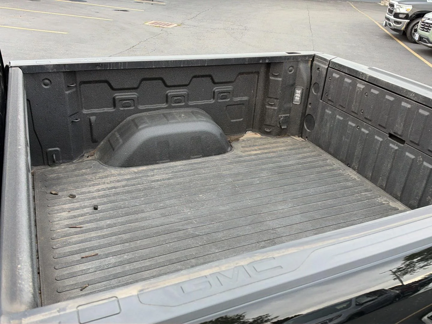 Used 2022 Onyx Black GMC Denali image 16