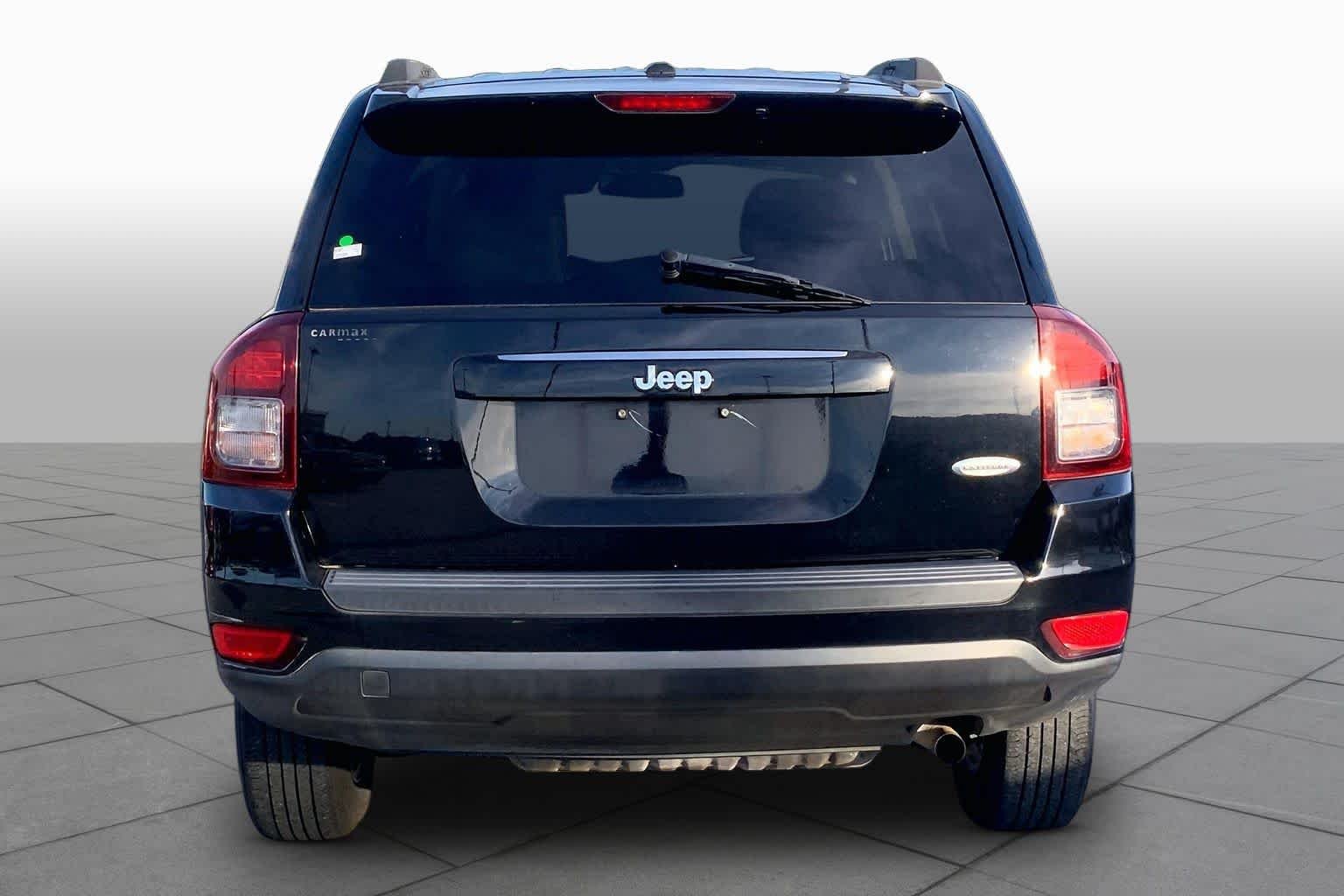 Used 2016 Black Clearcoat Jeep Latitude image 5