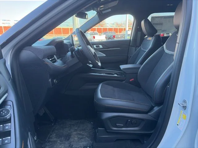 New 2026 Space White Metallic Ford Tremor® image 21