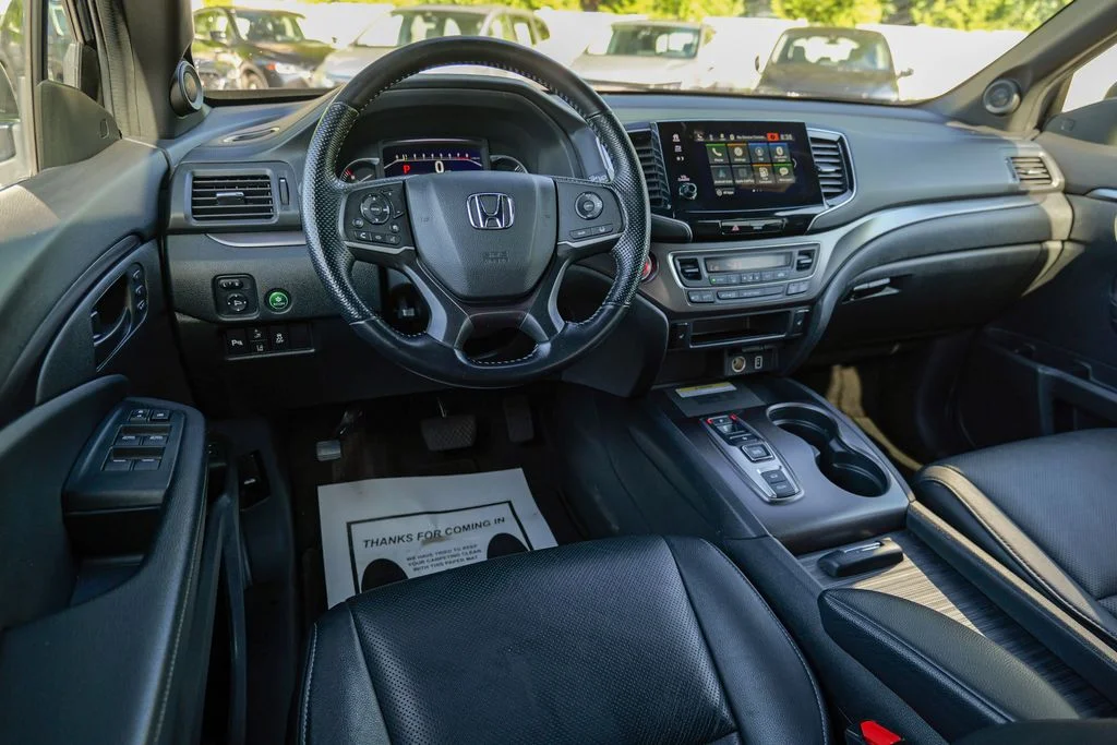 Used 2023 Black Honda EX-L image 39